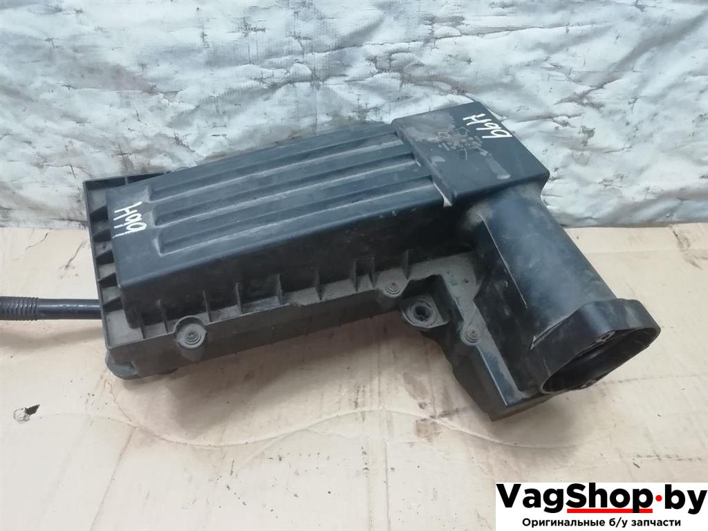 корпус воздушного фильтра Volkswagen Golf Plus 2 поколение 2010, 1.6 л., TDi, CAY, дизель, МКПП, серебро, хетчбэк 5 дв., передний привод, 3C0129601BS, 3C0129607BD - фото №1