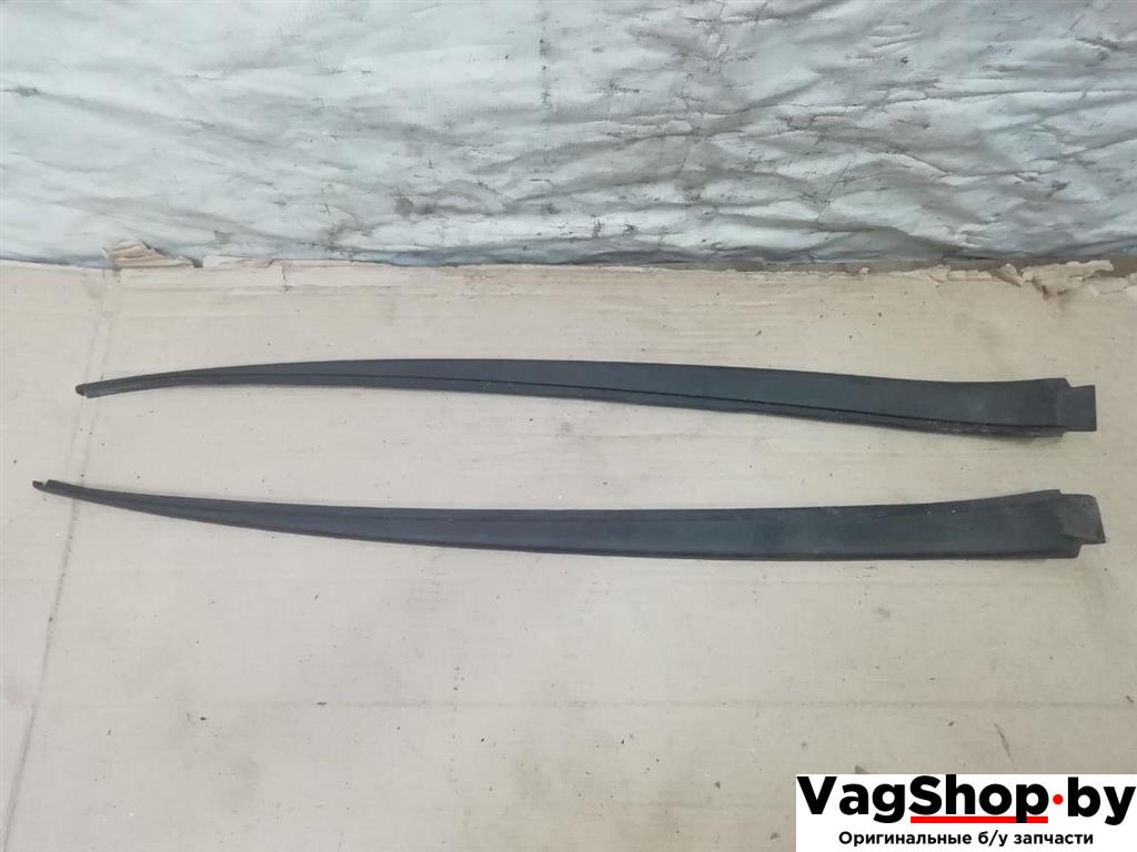 молдинг лобового стекла Volkswagen Golf Plus 2 поколение 2010, 1.6 л., TDi, CAY, дизель, МКПП, серебро, хетчбэк 5 дв., передний привод, 5M0854327D, 5M0854328D - фото №1