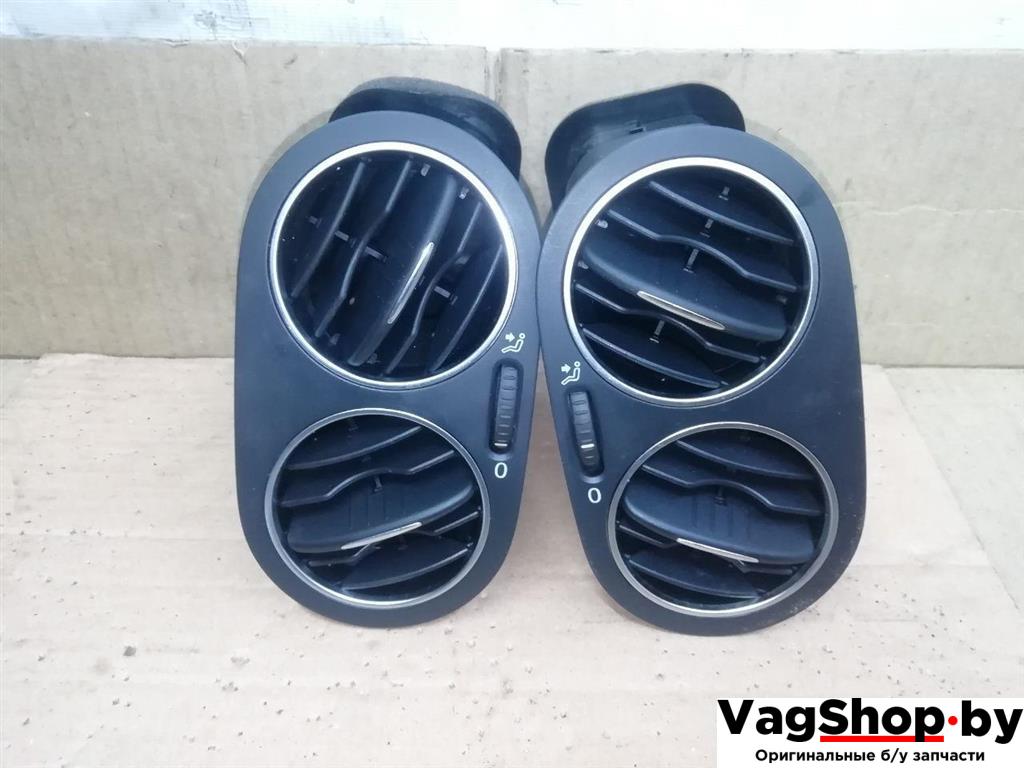 дефлектор обдува салона Volkswagen Golf Plus 2 поколение 2010, 1.6 л., TDi, CAY, дизель, МКПП, серебро, хетчбэк 5 дв., передний привод, 5M0819703L, 5M0819704L - фото №1