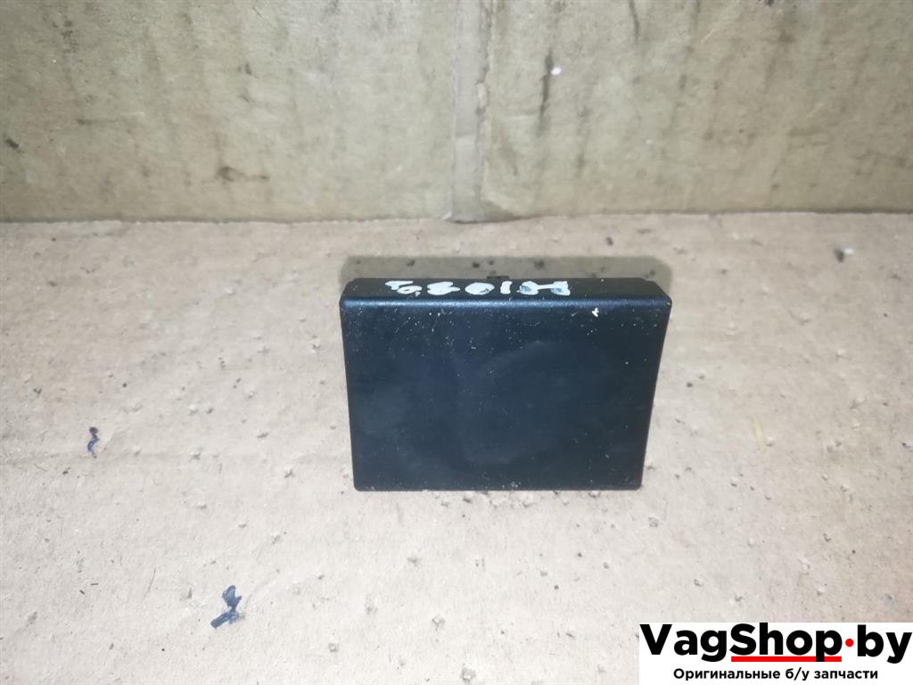 заглушка Volkswagen Golf Plus 2 поколение 2010, 1.6 л., TDi, CAY, дизель, МКПП, серебро, хетчбэк 5 дв., передний привод, 5M0959623 - фото №1