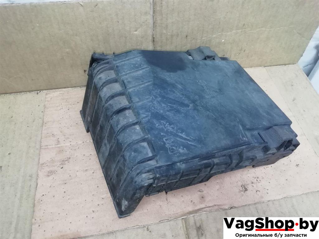 крышка блока предохранителей Volkswagen Golf Plus 2 поколение 2010, 1.6 л., TDi, CAY, дизель, МКПП, серебро, хетчбэк 5 дв., передний привод, 1K0937132F - фото №1