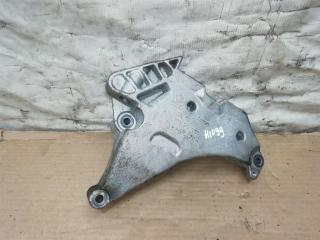 кронштейн двигателя Volkswagen Golf Plus 2 поколение 2010, 1.6 л., TDi, CAY, дизель, МКПП, серебро, хетчбэк 5 дв., передний привод, 03L199207