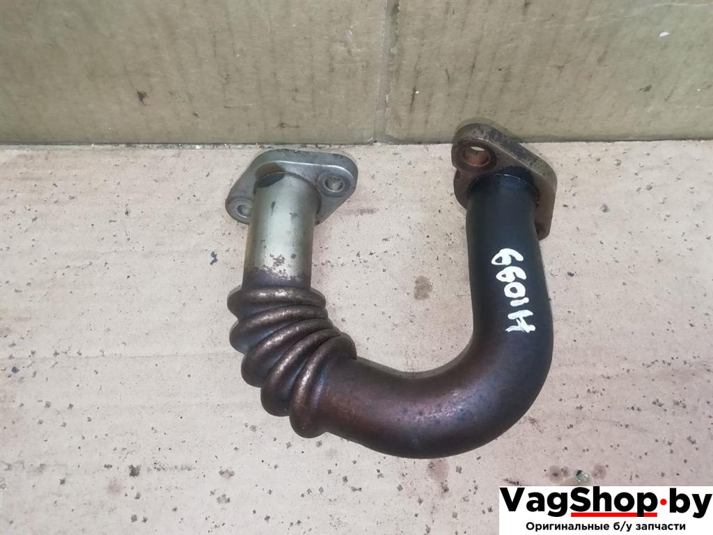 трубка системы рециркуляции EGR Volkswagen Golf Plus 2 поколение 2010, 1.6 л., TDi, CAY, дизель, МКПП, серебро, хетчбэк 5 дв., передний привод, 03P131521E - фото №1
