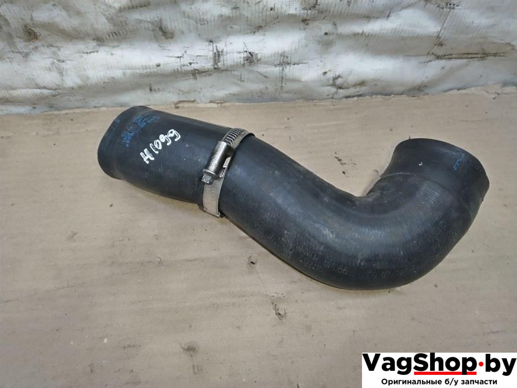 патрубок интеркулера Volkswagen Golf Plus 2 поколение 2010, 1.6 л., TDi, CAY, дизель, МКПП, серебро, хетчбэк 5 дв., передний привод, 1K0145832AG - фото №1