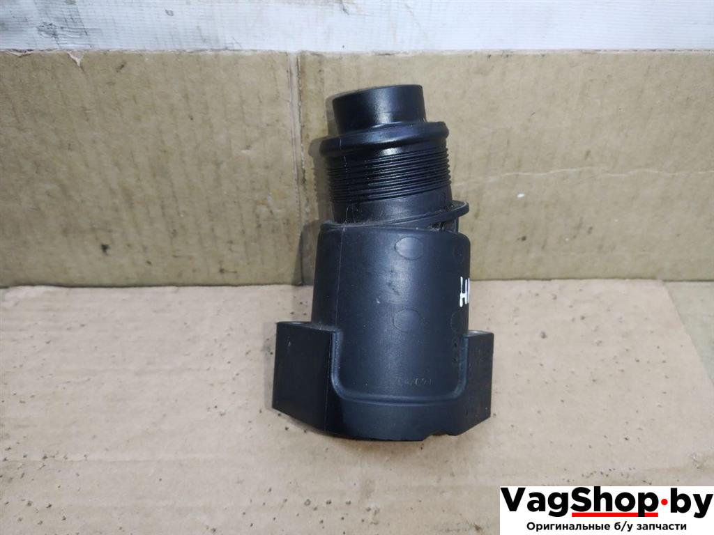 патрубок турбины Volkswagen Golf Plus 2 поколение 2010, 1.6 л., TDi, CAY, дизель, МКПП, серебро, хетчбэк 5 дв., передний привод, 03L131111J - фото №1