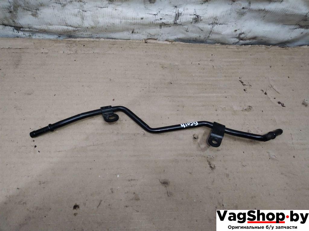 трубка охлаждающей жидкости Volkswagen Golf Plus 2 поколение 2010, 1.6 л., TDi, CAY, дизель, МКПП, серебро, хетчбэк 5 дв., передний привод, 1K0121070CE - фото №1