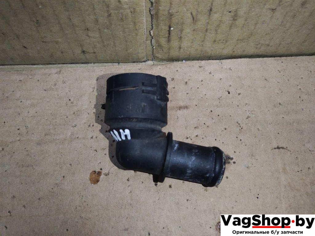 фланец (тройник) системы охлаждения Volkswagen Golf Plus 2 поколение 2010, 1.6 л., TDi, CAY, дизель, МКПП, серебро, хетчбэк 5 дв., передний привод, 7M0122291 - фото №1