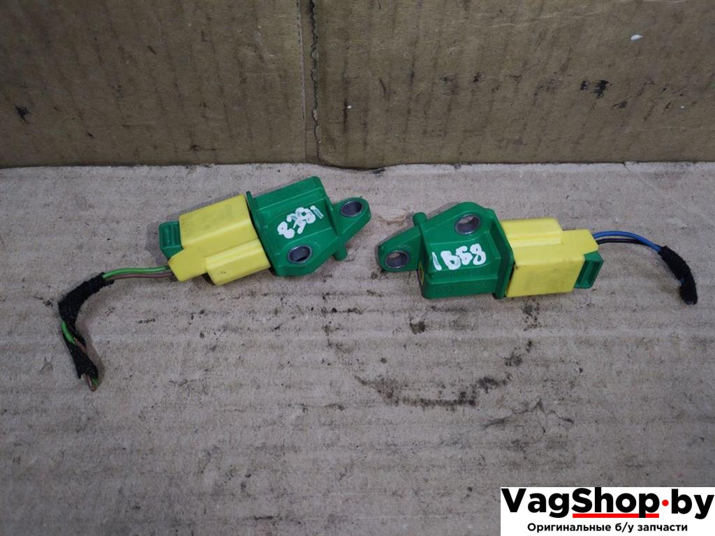 датчик удара Audi A4 B8/8K 2011, 2.7 л., TDi, CGK, дизель, МКПП, белый, седан, передний привод, 1K0909606C - фото №1