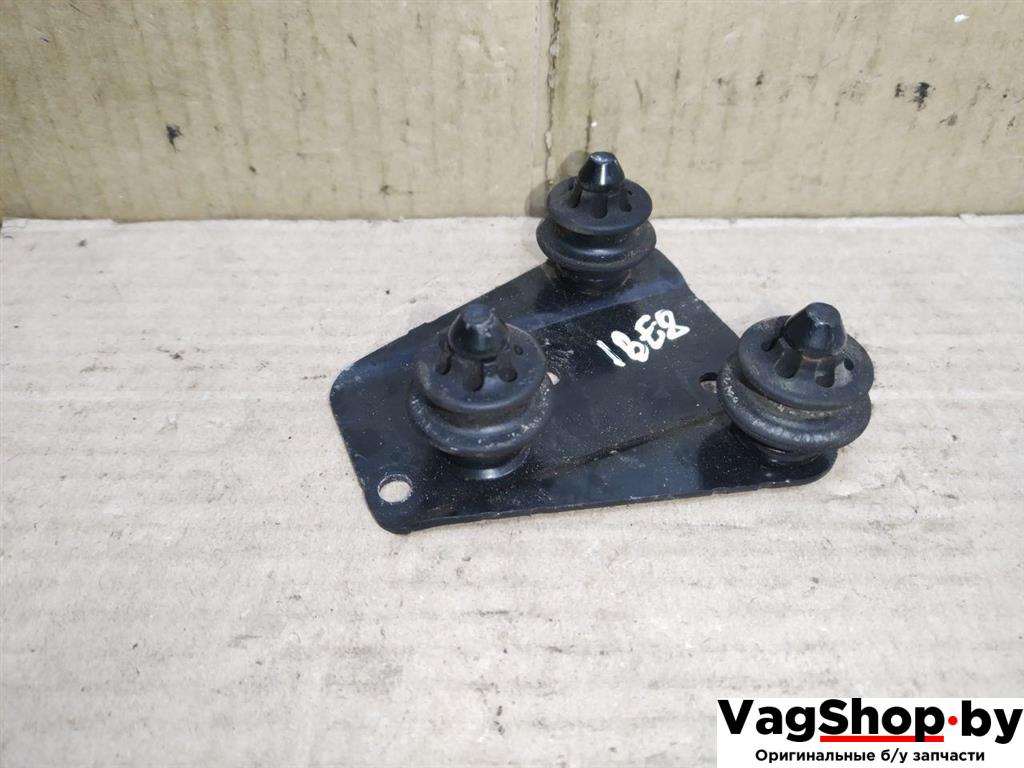 Крепление блока ABS Audi A4 B8/8K 2011, 2.7 л., TDi, CGK, дизель, МКПП, белый, седан, передний привод, 8K0614235B - фото №1