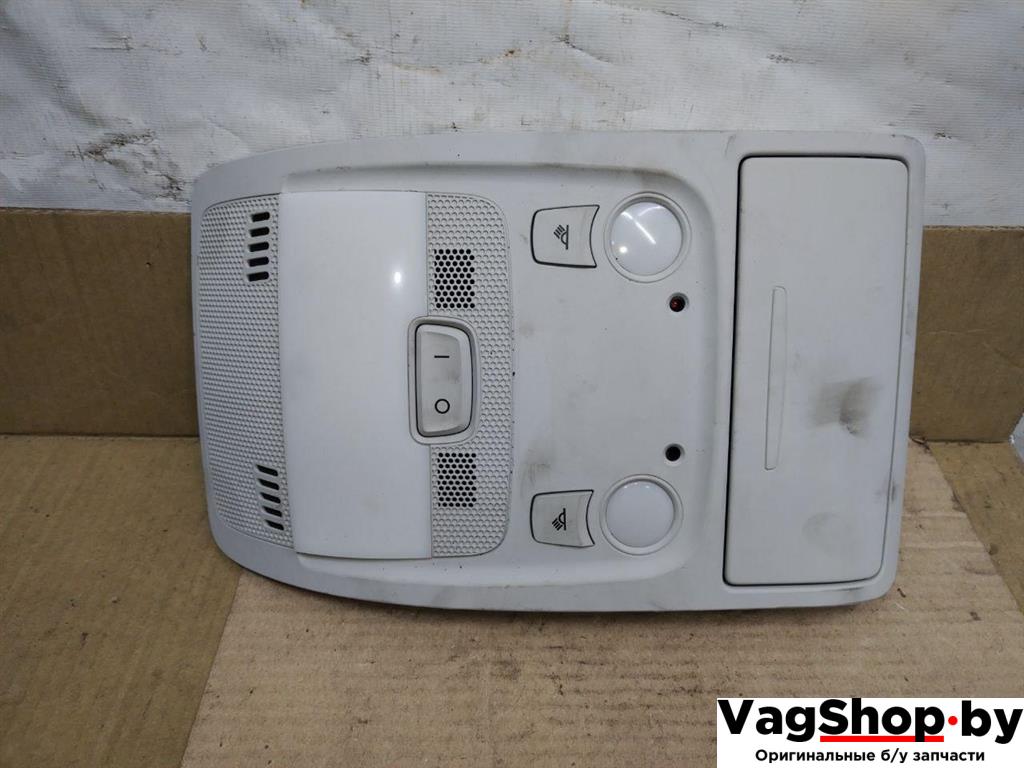 фонарь салона (плафон) Audi A4 B8/8K 2011, 2.7 л., TDi, CGK, дизель, МКПП, белый, седан, передний привод, 8T0947135A - фото №1