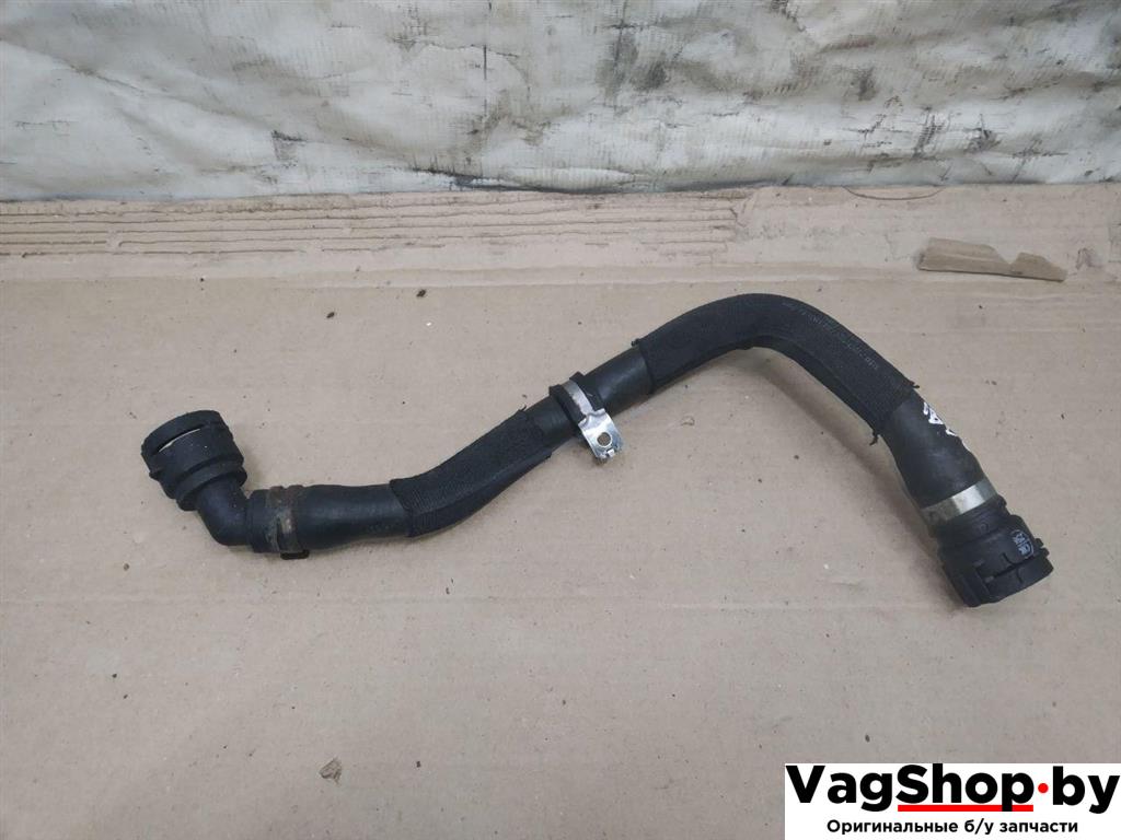 патрубок радиатора Audi A4 B8/8K 2011, 2.7 л., TDi, CGK, дизель, МКПП, белый, седан, передний привод, 8K0121109AA - фото №1