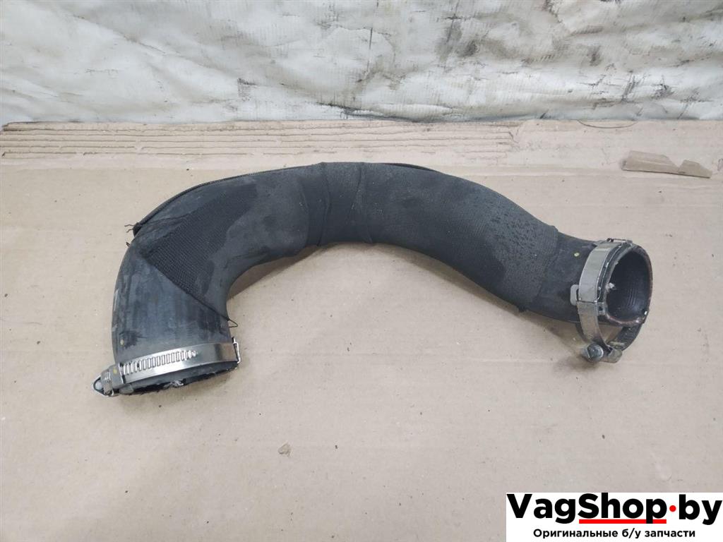 патрубок интеркулера Audi A4 B8/8K 2011, 2.7 л., TDi, CGK, дизель, МКПП, белый, седан, передний привод, 8K0145738AG - фото №1