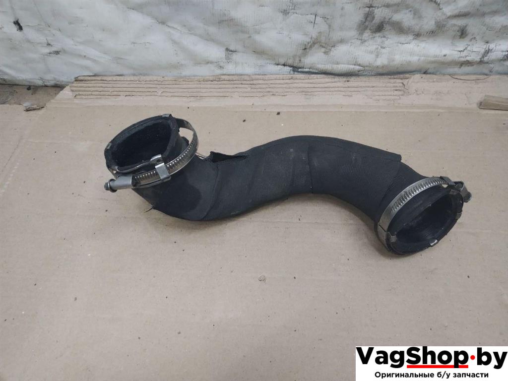 патрубок интеркулера Audi A4 B8/8K 2011, 2.7 л., TDi, CGK, дизель, МКПП, белый, седан, передний привод, 8K0145709E - фото №1