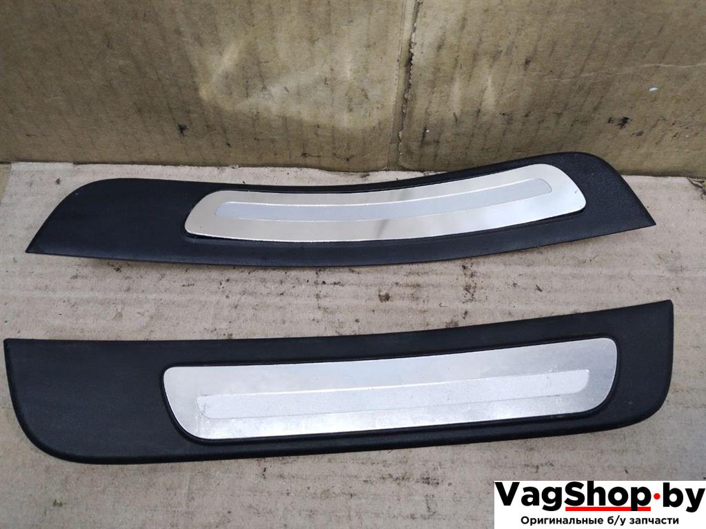 накладка на порог Audi A4 B8/8K 2011, 2.7 л., TDi, CGK, дизель, МКПП, белый, седан, передний привод, 8K0853375, 8K0853376 - фото №1