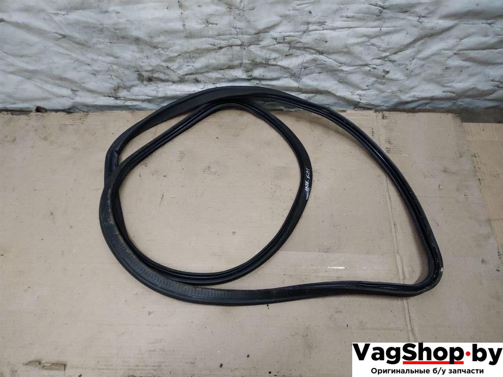 уплотнитель Audi A4 B8/8K 2011, 2.7 л., TDi, CGK, дизель, МКПП, белый, седан, передний привод, 8K5827705C - фото №1