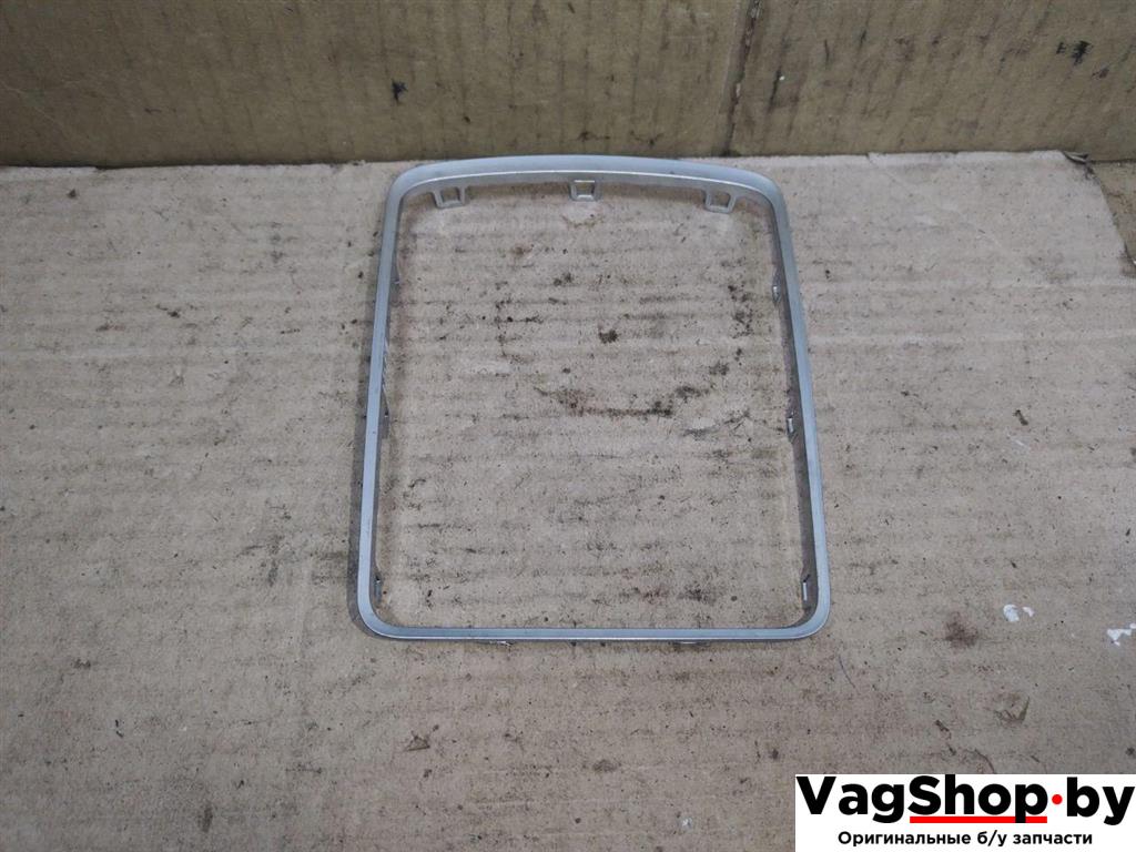 Декоративная накладка центральной консоли Audi A4 B8/8K 2011, 2.7 л., TDi, CGK, дизель, МКПП, белый, седан, передний привод, 8K0864260 - фото №1