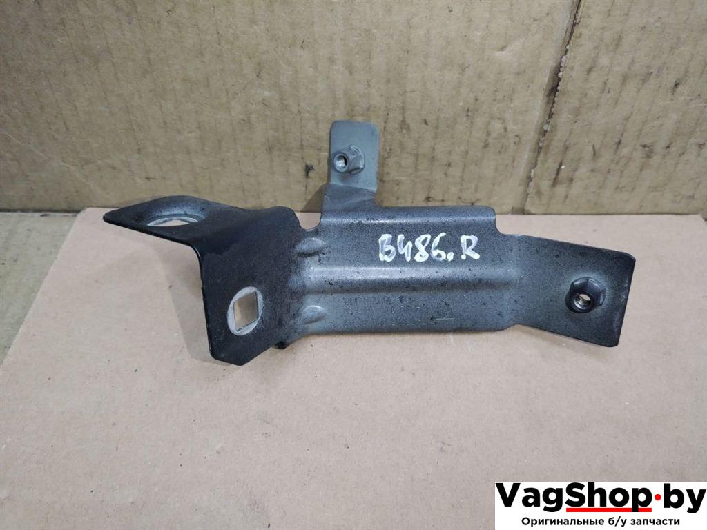 крепление ( кронштейн ) крыла Porsche Cayenne 958 2012, 3.6 л., FSI, M 55.02, бензин, АКПП, черный, внедорожник 5 дв., полный привод, 7P5805604A - фото №1