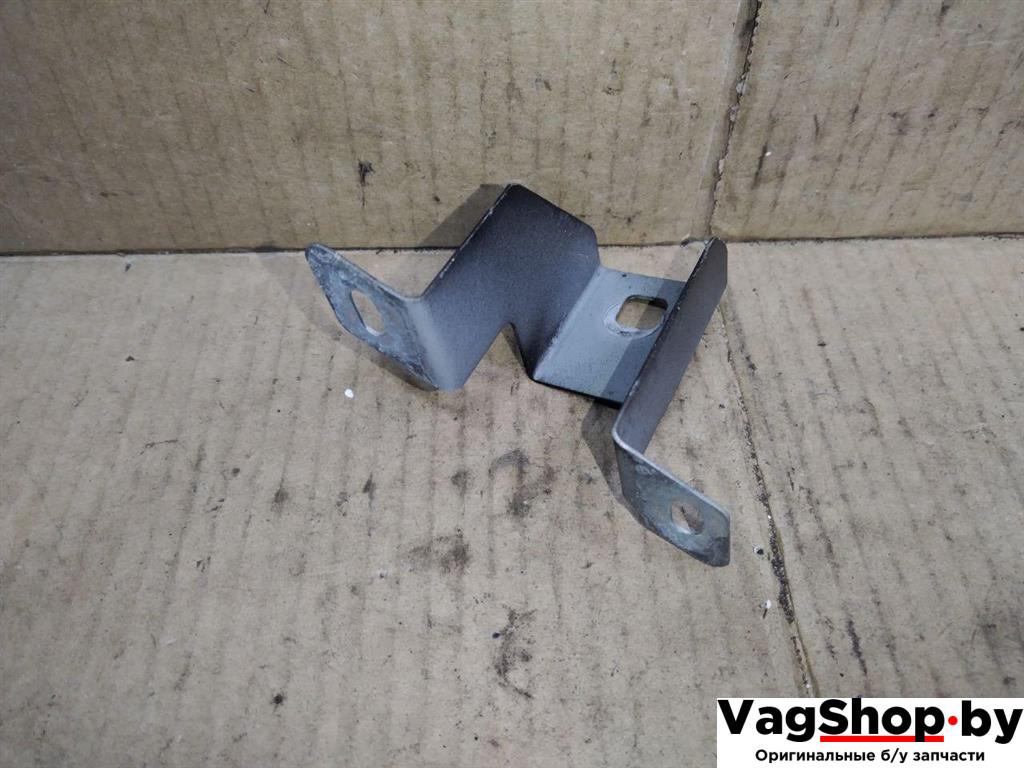 крепление ( кронштейн ) крыла Porsche Cayenne 958 2012, 3.6 л., FSI, M 55.02, бензин, АКПП, черный, внедорожник 5 дв., полный привод, 7P5821161 - фото №1