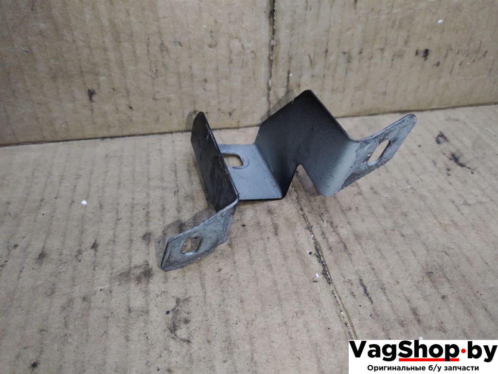 крепление ( кронштейн ) крыла Porsche Cayenne 958 2012, 3.6 л., FSI, M 55.02, бензин, АКПП, черный, внедорожник 5 дв., полный привод, 7P5821162 - фото №1