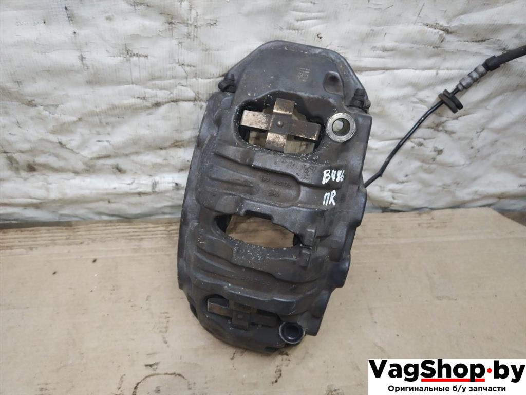 суппорт передний правый Porsche Cayenne 958 2012, 3.6 л., FSI, M 55.02, бензин, АКПП, черный, внедорожник 5 дв., полный привод - фото №1