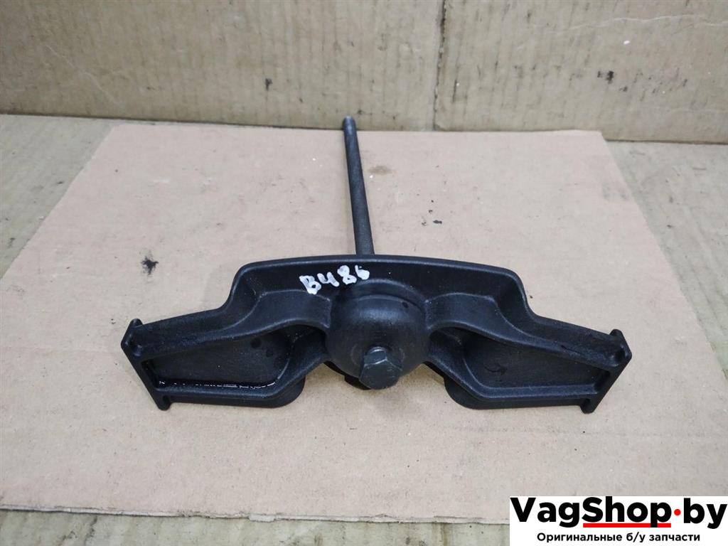 крепление запаски Porsche Cayenne 958 2012, 3.6 л., FSI, M 55.02, бензин, АКПП, черный, внедорожник 5 дв., полный привод, 7L0601347A, 7P0601233 - фото №1