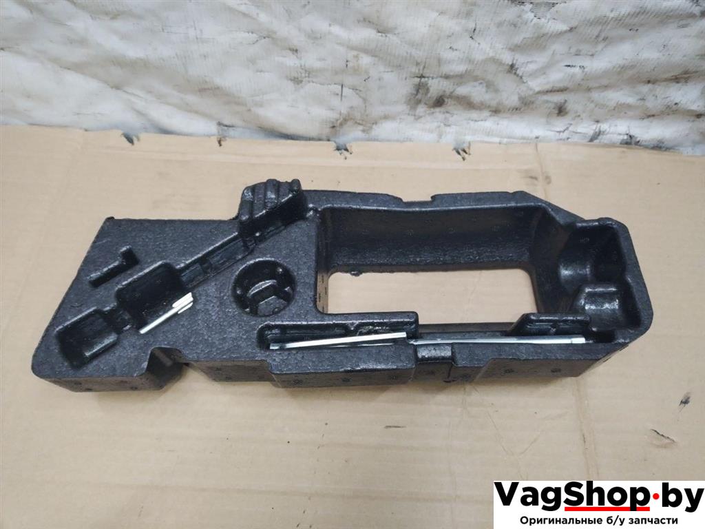 ящик под инструменты / набор инструментов Porsche Cayenne 958 2012, 3.6 л., FSI, M 55.02, бензин, АКПП, черный, внедорожник 5 дв., полный привод, 7P0012112H - фото №1