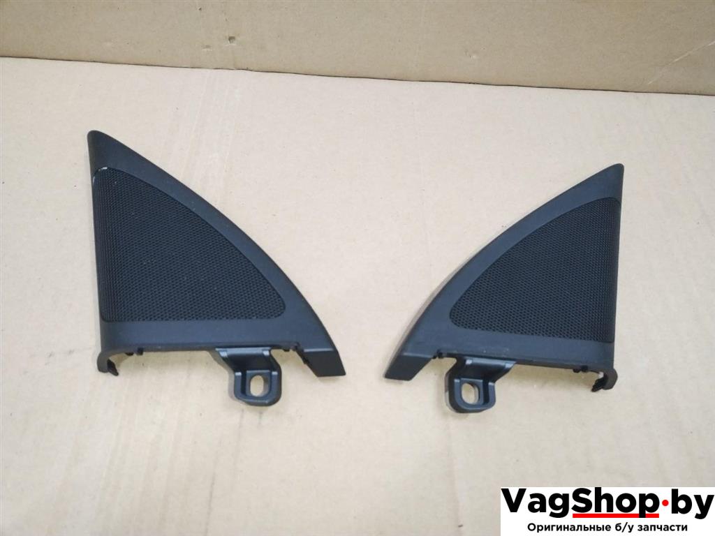 сетка на динамик Audi A4 B8/8K 2011, 2.7 л., TDi, CGK, дизель, МКПП, белый, седан, передний привод, 8K0035423, 8K0035424 - фото №1