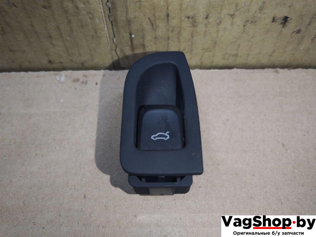 кнопка открытия багажника Audi A4 B8/8K 2011, 2.7 л., TDi, CGK, дизель, МКПП, белый, седан, передний привод, 8K0959831A - фото №1