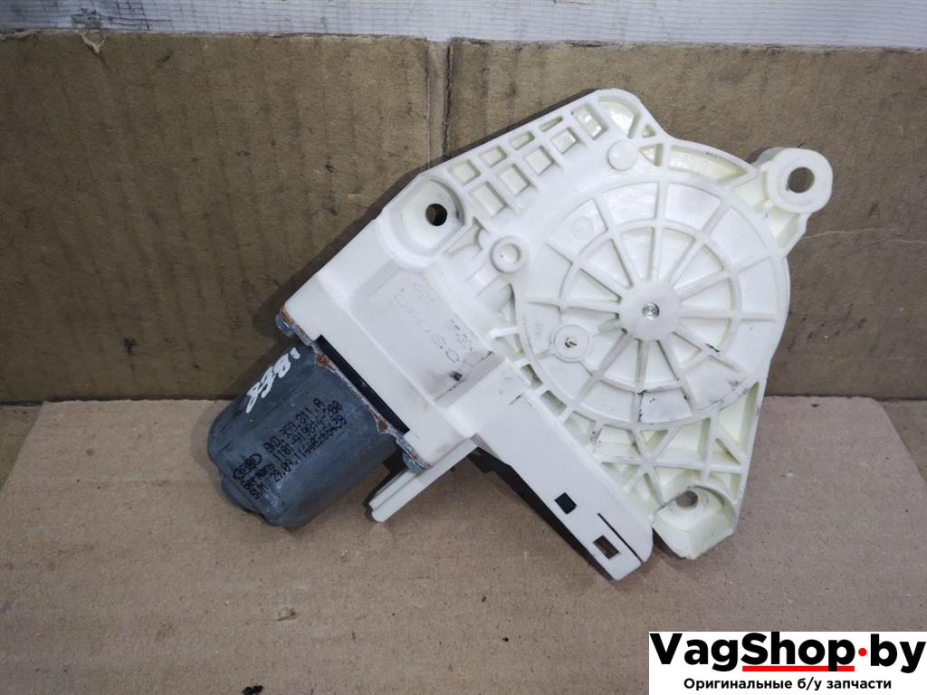 моторчик стеклоподъемника задний левый Audi A4 B8/8K 2011, 2.7 л., TDi, CGK, дизель, МКПП, белый, седан, передний привод, 8K0959811A - фото №1