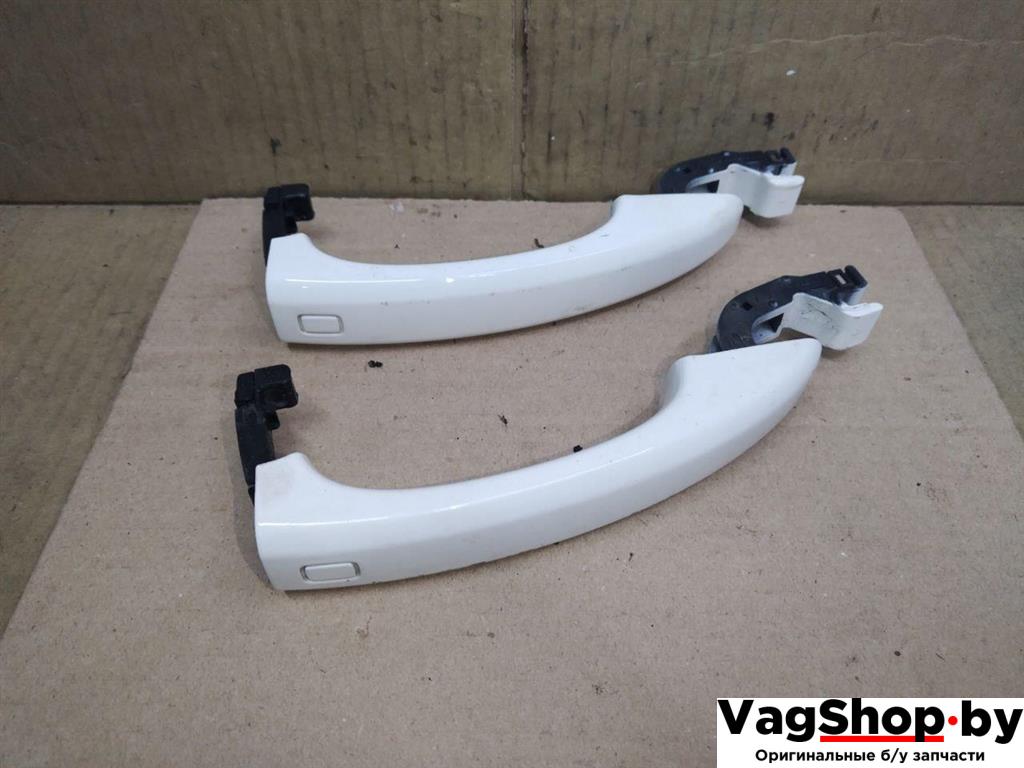 ручка наружная Audi A4 B8/8K 2011, 2.7 л., TDi, CGK, дизель, МКПП, белый, седан, передний привод, 8T0837205A - фото №1