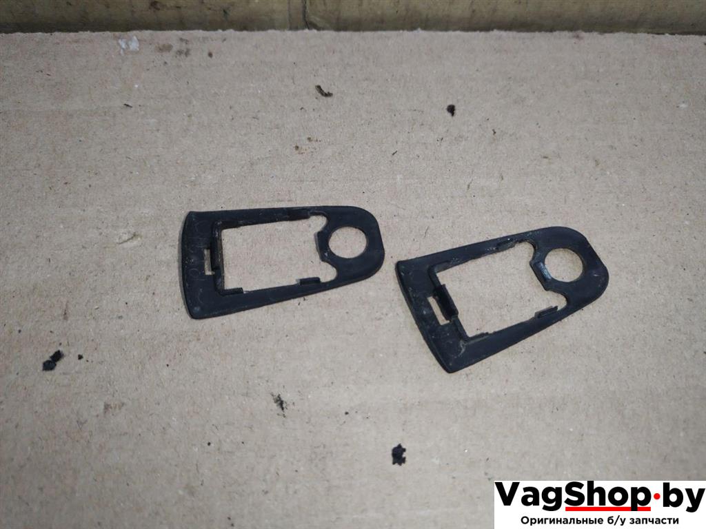 уплотнитель Audi A4 B8/8K 2011, 2.7 л., TDi, CGK, дизель, МКПП, белый, седан, передний привод, 8T0837209 - фото №1