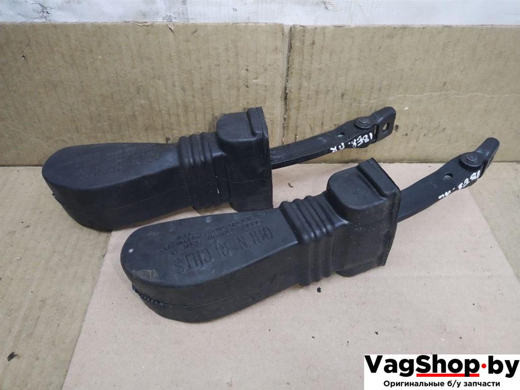 ограничитель открывания двери Audi A4 B8/8K 2011, 2.7 л., TDi, CGK, дизель, МКПП, белый, седан, передний привод, 8K0837249C - фото №1