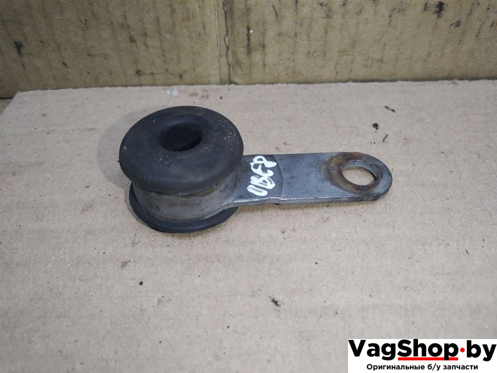 кронштейн глушителя Audi A4 B8/8K 2011, 2.7 л., TDi, CGK, дизель, МКПП, белый, седан, передний привод, 8K0253295 - фото №1