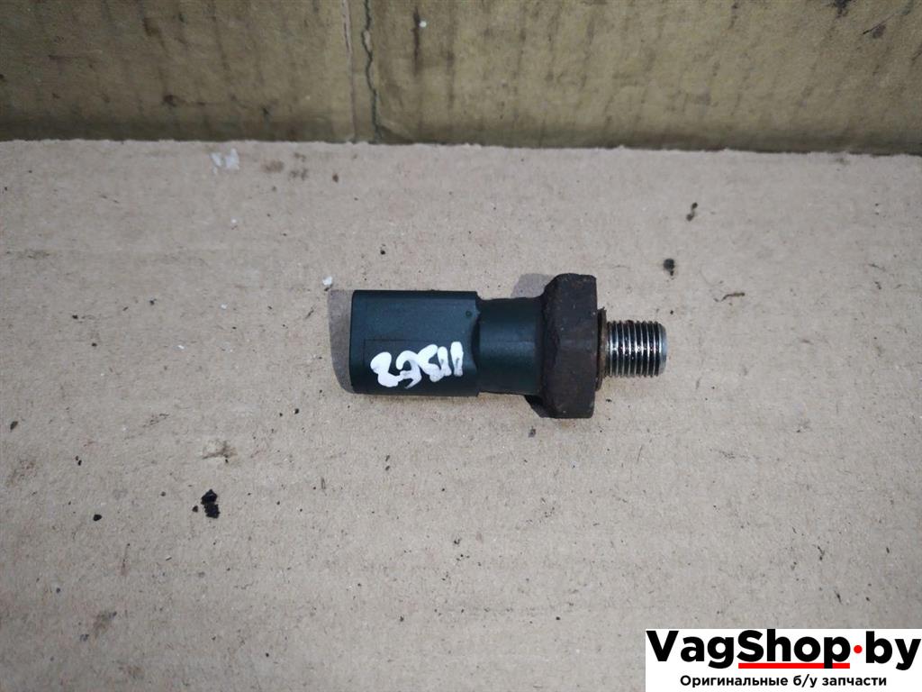 датчик давления масла Audi A4 B8/8K 2011, 2.7 л., TDi, CGK, дизель, МКПП, белый, седан, передний привод, 059919051D - фото №1