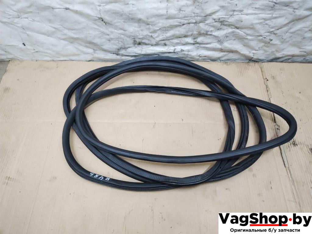 уплотнитель двери Porsche Cayenne 958 2012, 3.6 л., FSI, M 55.02, бензин, АКПП, черный, внедорожник 5 дв., полный привод, 7P0867365B - фото №1