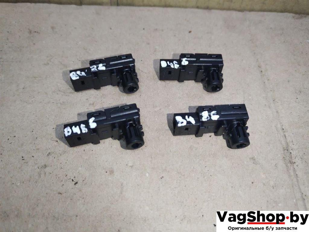 фонарь салона (плафон) Porsche Cayenne 958 2012, 3.6 л., FSI, M 55.02, бензин, АКПП, черный, внедорожник 5 дв., полный привод, 7PP947101 - фото №1