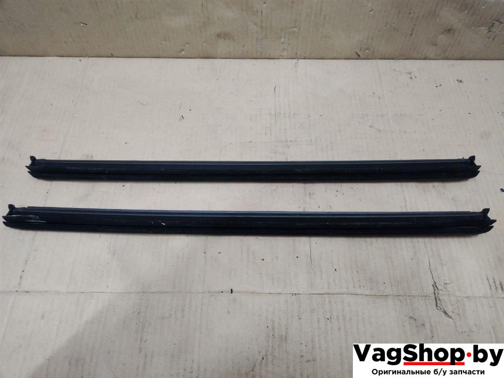 уплотнитель двери Porsche Cayenne 958 2012, 3.6 л., FSI, M 55.02, бензин, АКПП, черный, внедорожник 5 дв., полный привод, 7P0839472C - фото №1