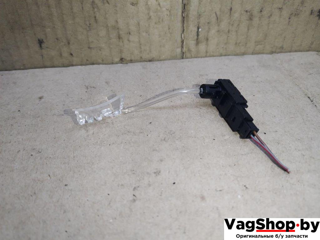 фонарь салона (плафон) Porsche Cayenne 958 2012, 3.6 л., FSI, M 55.02, бензин, АКПП, черный, внедорожник 5 дв., полный привод, 7PP947101, 7P5947101 - фото №1