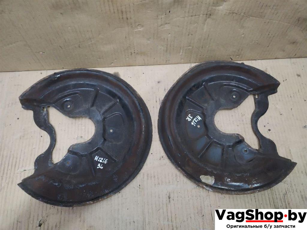 защитный кожух тормозного механизма Volkswagen Golf Plus 2 поколение 2010, 1.6 л., TDi, CAY, дизель, МКПП, черный, хетчбэк 5 дв., передний привод - фото №1