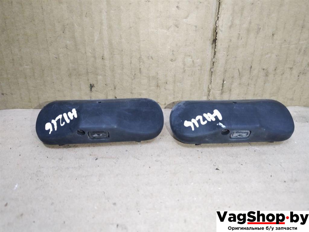 форсунка омывателя лобового стекла Volkswagen Golf Plus 2 поколение 2010, 1.6 л., TDi, CAY, дизель, МКПП, черный, хетчбэк 5 дв., передний привод, 5M0955985C - фото №1