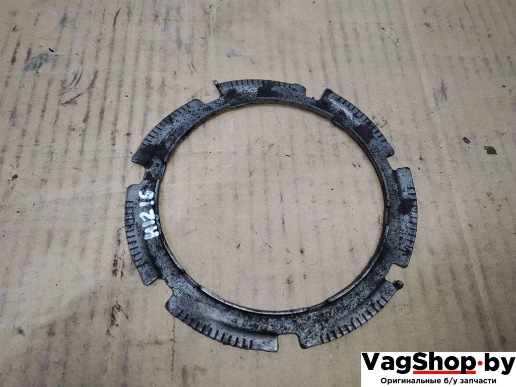 гайка топливного насоса Volkswagen Golf Plus 2 поколение 2010, 1.6 л., TDi, CAY, дизель, МКПП, черный, хетчбэк 5 дв., передний привод, 1K0201375 - фото №1