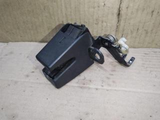 замок багажника Volkswagen Caddy 3 поколение [рестайлинг] 2011, 2.0 л., TDi, CFH, дизель, МКПП, белый, минивэн, передний привод, 7H0827162A