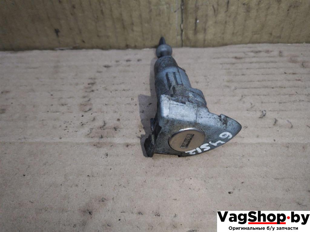 личинка дверного замка Volkswagen Passat B6 2010, 2.0 л., TDi, CBB, дизель, АКПП, красный, универсал, полный привод, 3C0837167B - фото №1