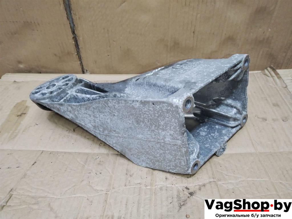 кронштейн двигателя Porsche Cayenne 958 2012, 3.6 л., FSI, M 55.02, бензин, АКПП, черный, внедорожник 5 дв., полный привод, 022199308 - фото №1