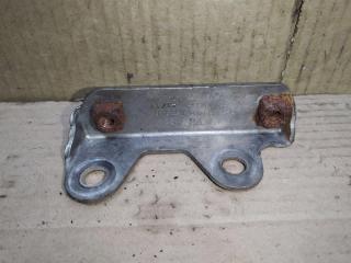 кронштейн глушителя Porsche Cayenne 958 2012, 3.6 л., FSI, M 55.02, бензин, АКПП, черный, внедорожник 5 дв., полный привод, 7P0253047