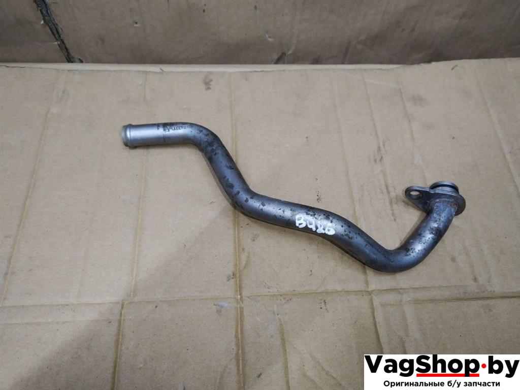 трубка охлаждающей жидкости Porsche Cayenne 958 2012, 3.6 л., FSI, M 55.02, бензин, АКПП, черный, внедорожник 5 дв., полный привод, 7P0121065AC - фото №1