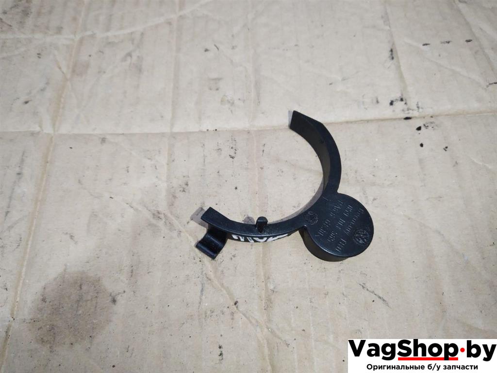 заглушка Audi Q7 4L 2006, 3.0 л., TDi, BUG, дизель, АКПП, серебро, внедорожник 5 дв., полный привод, 059103565 - фото №1