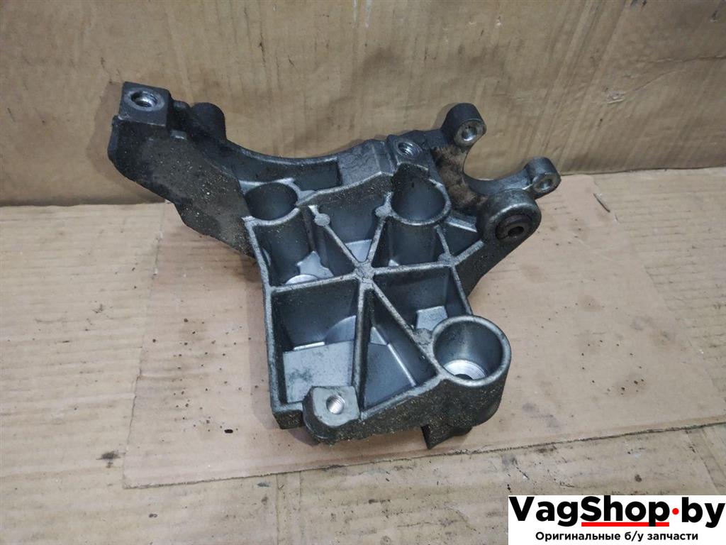 кронштейн гидроусилителя Audi A4 B8/8K 2011, 2.7 л., TDi, CGK, дизель, МКПП, белый, седан, передний привод, 059145169AE - фото №1