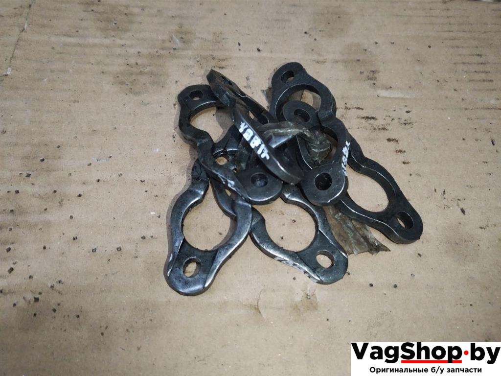 крепление форсунки Audi A4 B8/8K 2011, 2.7 л., TDi, CGK, дизель, МКПП, белый, седан, передний привод - фото №1