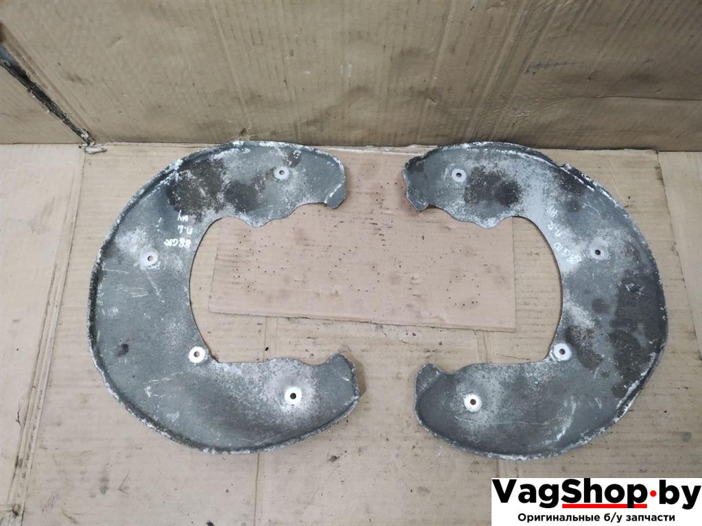 защитный кожух тормозного механизма Audi A4 B8/8K 2009, 1.8 л., TFSI, CDH, бензин, МКПП, черный, седан, передний привод - фото №1